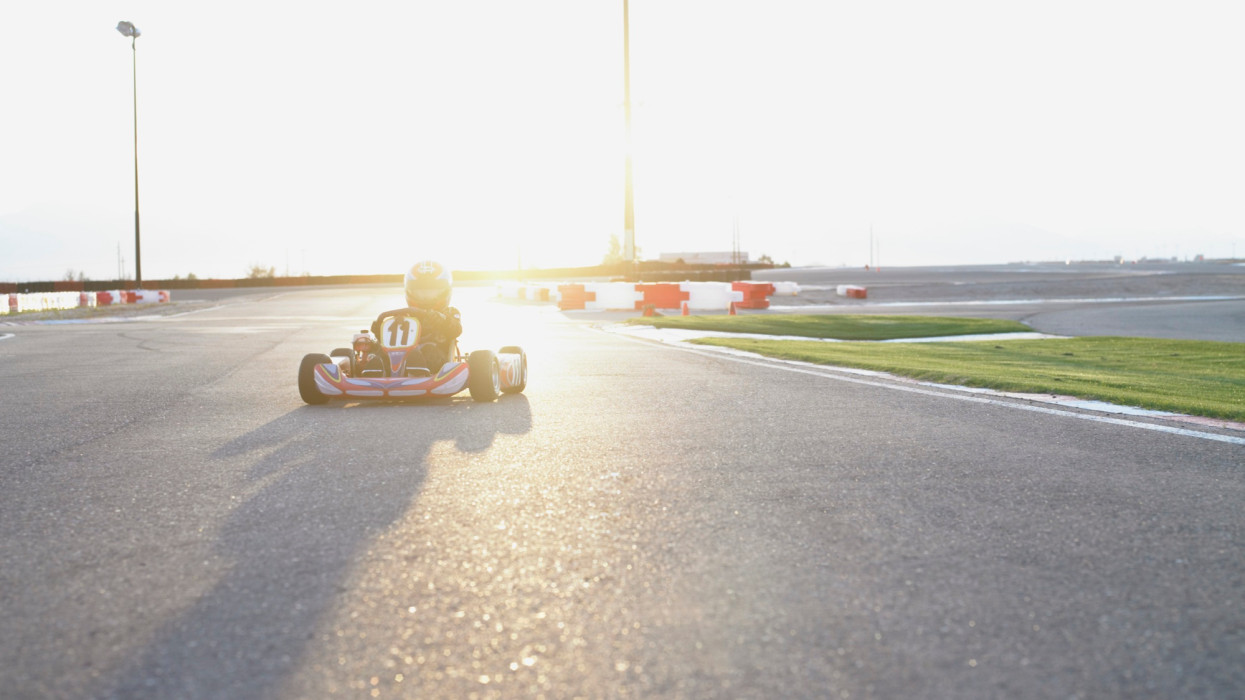 Szenzáció! Magyar versenyzőt igazolt az F1-es csapat akadémiája, egyenes az út a Száguldó Cirkuszba?