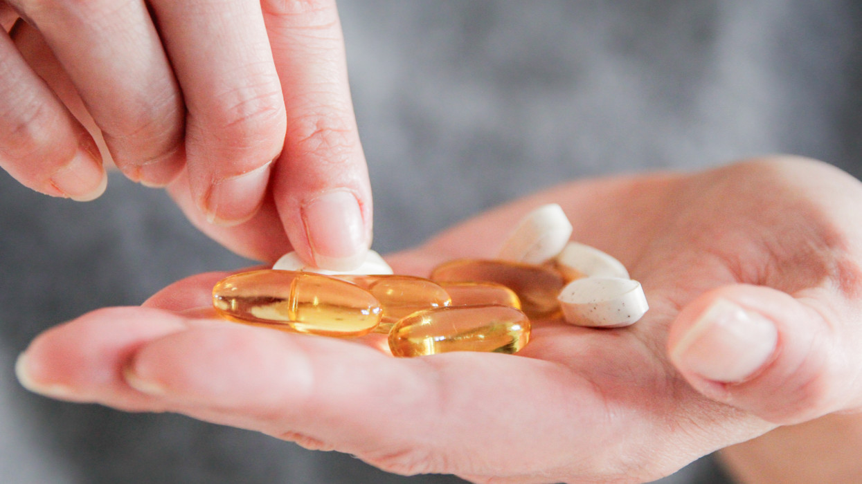 Semmit sem ér a népszerű étrendkiegészítő? Kiderült, mi történik valójában a lenyelt porokkal a gyomrunkban