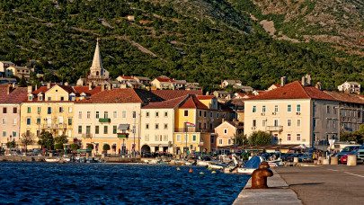 Évtizedekig a helyiek sem sejtették, mi lapul a közkedvelt kikötőnél: hamarosan turisták tömegei rohamozhatják meg a rejtett bunkert