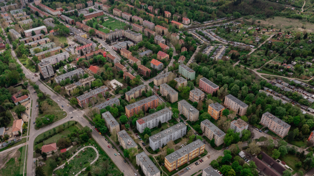 Szabályosan kiürül az ország keleti fele, már délen is vannak bajok: tömegek hagyják hátra ezeket a településeket