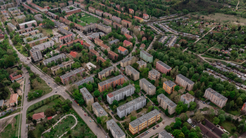 Szabályosan kiürül az ország keleti fele, már délen is vannak bajok: tömegek hagyják hátra ezeket a településeket