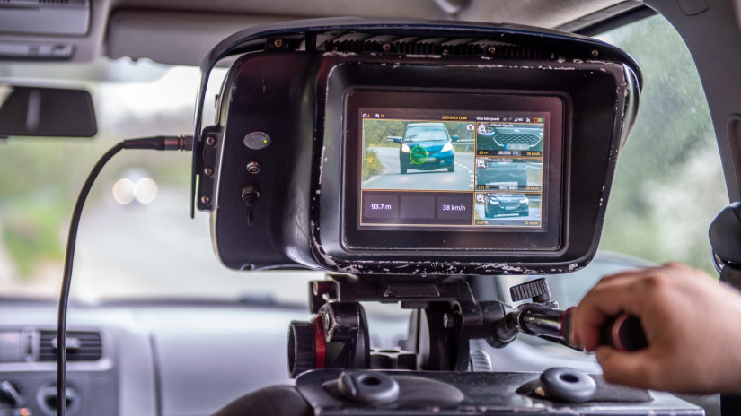 Durva szigorítás jön 2027-től, elárverezhetik a gyorshajtók autóját: bezárták a kiskaput, nincs menekvés