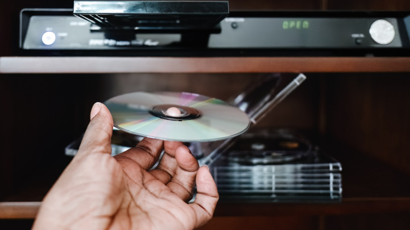 Eszedbe ne jusson leselejtezni a régi VHS-kazettákat: elképesztő, mennyi pénzt adnak a neten egy Bud Spencer-gyűjteményért