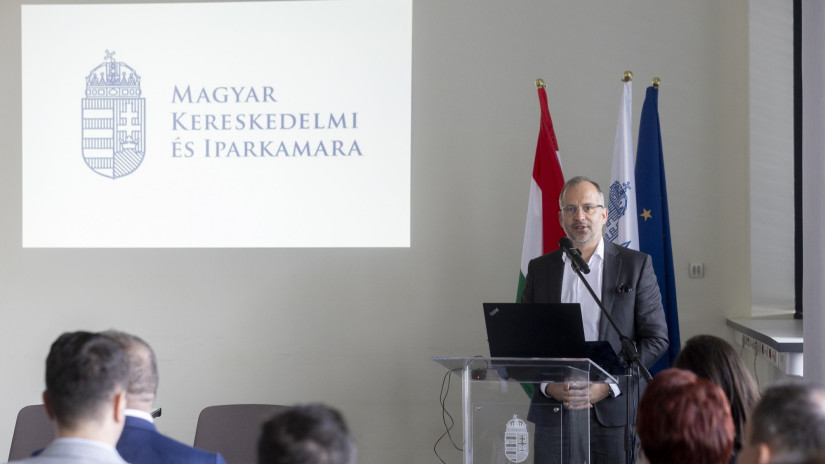 Megszólalt a Kereskedelmi és Iparkamara: ez lehet az árrésstop, benzinárstop kivezetésének menetrendje 2026-ban