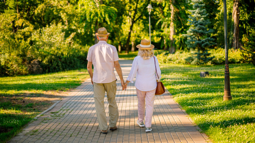 Szabályosan menekülnek külföldre már a magyar idősek is? Sokan már ide utaltatják a nyugdíjukat