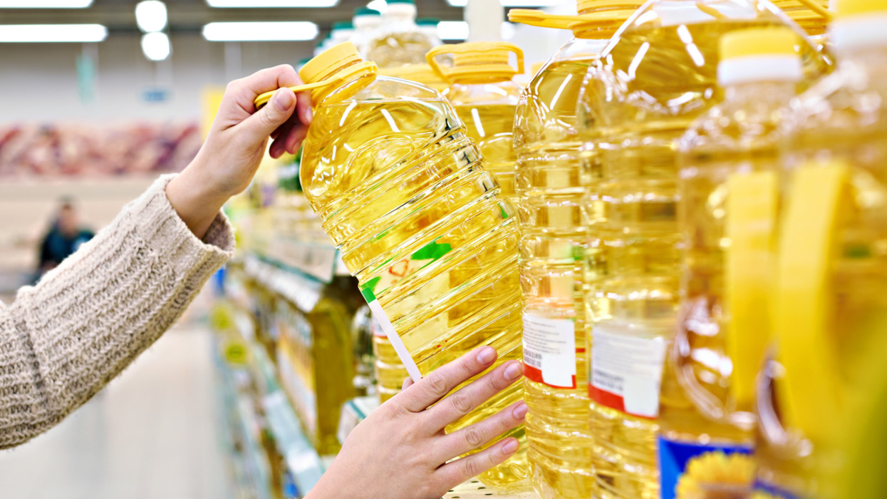Meglepő dolog derült ki az étolajról: ezért fizetünk érte többet itthon, mint a szomszédos országokban