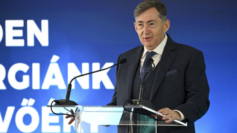 Elképesztő tempóban tűnnek el a milliárdok Mészáros Lőrinc csúcsvállalataiból: van, ahol alig maradt pénz a fizetésekre