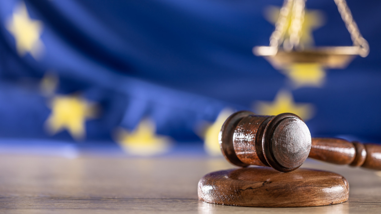 Ez lehet a leköszönő kormány egyik legutolsó döntése: ezt a két embert visszaküldi jól fizető EU-s pizíciójába