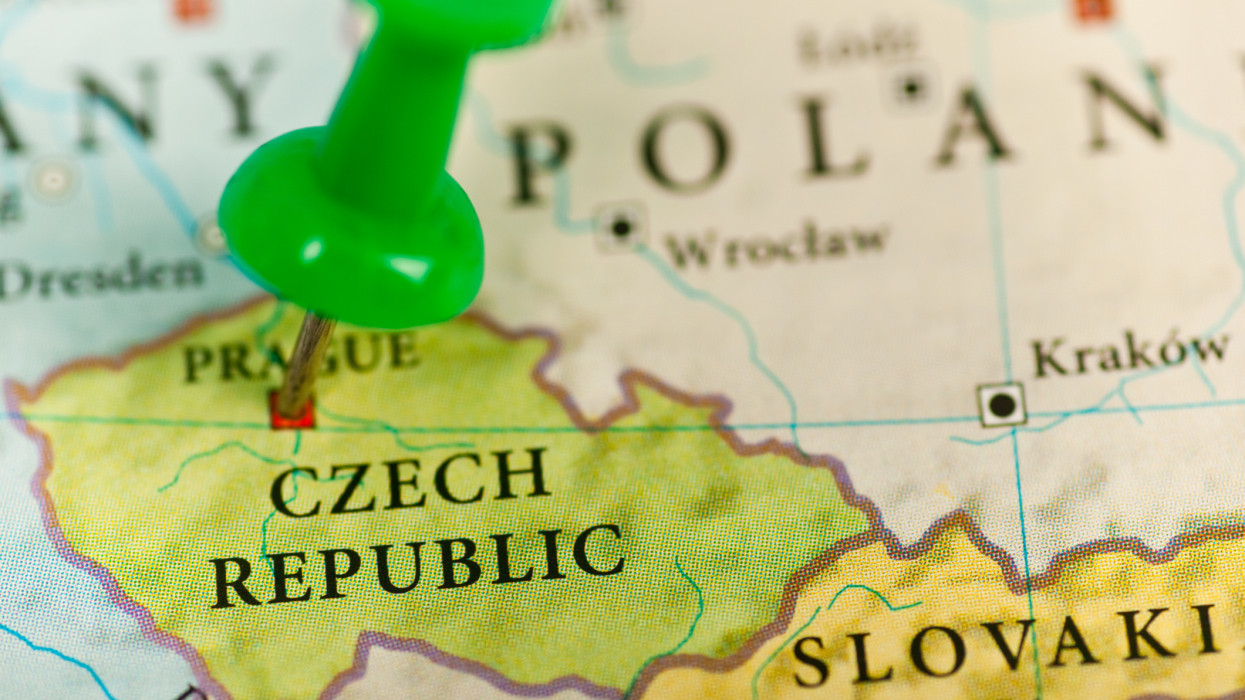 Tényleg Magyarország vezetheti be az eurót utolsóként a V4-es országok közül? Itt van feketén-fehéren a lengyelek, csehek álláspontja