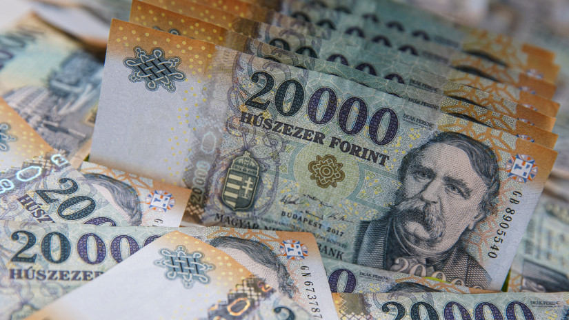 100 millió forintot utalnál? Ha így utalsz 5x20 milliót, nem veri rád a bank a tranzakciós díjat: nincs semmilyen plusz költsége