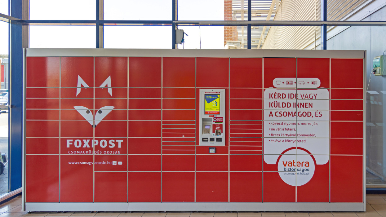 Erre figyelj szombat este, ha csomagot vársz: nem minden Foxpost automata lesz elérhető