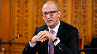 Kultúrbékét hirdetett Tarr Zoltán: kemény beszédde mutatkozott be a Tisza kulturális minisztere