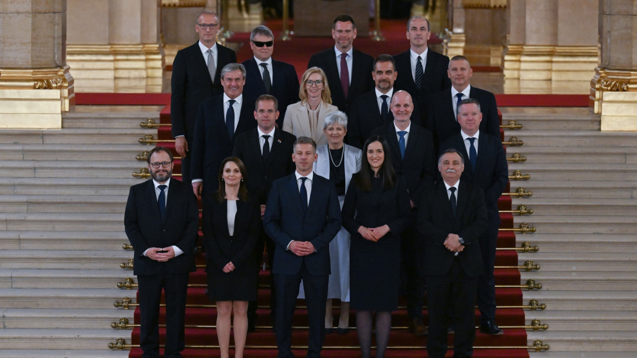 Kiderült, mire készül Magyar Péter kormánya az első száz napban: rengeteg magyart érintenek a bejelentett változások