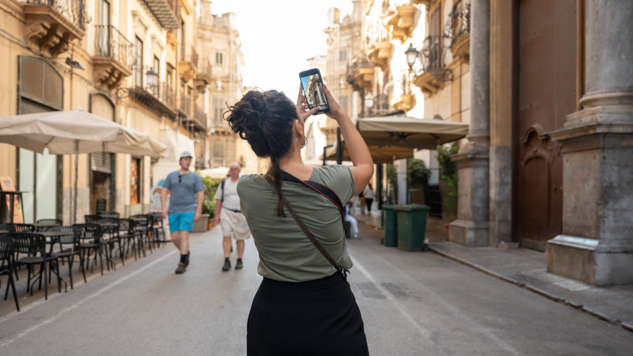 Új trükköt találtak ki a zsebtolvajok: így fosztják ki a magyar turistáka külföldön