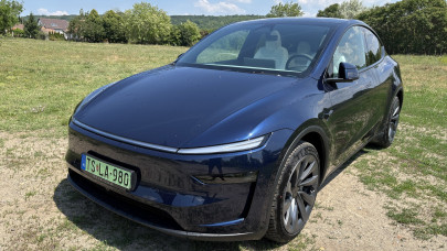 Zseniális vagy teljes zsákutca? Teszten a nagycsaládosok Teslája: ezt kínálja 23 millióért Elon Musk
