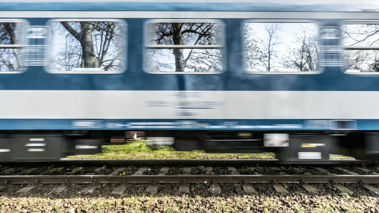 Súlyos probléma oldódott meg a magyar vasúton: másfél év után visszatértek a vonatok erre a vonalra