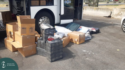 Elképesztő fogás a NAV-tól: egy egész busznyi csempész cuccot foglaltak le - ilyesmivel még ők is ritkán találkoznak