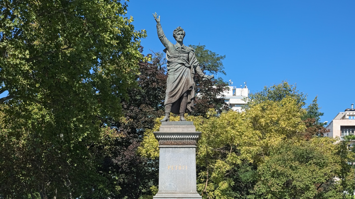 Kvíz: Jól ismered a magyar költők költeményeit? Lássuk, kifog-e rajtad ez a 10 nyári vers!