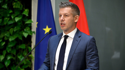 Magyar Péter bejelentette: gigászi vasútfejlesztés indul, HÉV-eket és vonatokat is vesznek, az EU is beszáll
