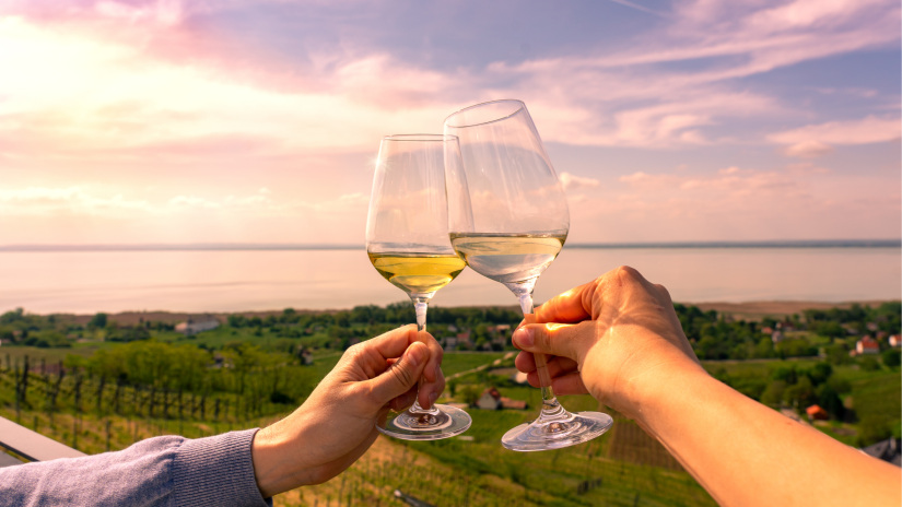 Besenyei Péter a Balaton felett, Ismerős Arcok a színpadon: 3 napig ingyen fesztiválozhatunk Zamárdiban