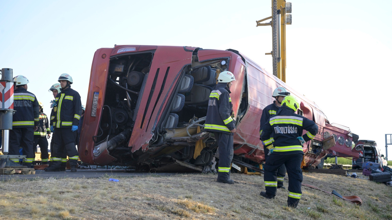 Brutális buszbaleset az M3-ason: több halott is van, itt vannak a friss részletek a rettenetes tragédiáról