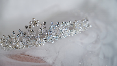 Miss Balaton 2026: gyönyörű lány lett az idei verseny győztese - exkluzív videón a királynő és udvarhölgyei
