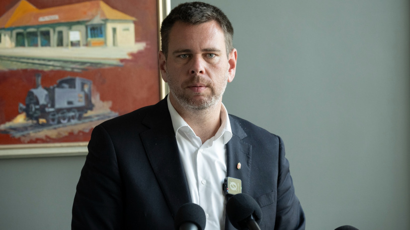 Beleszállt Vitézy Dávid az aksigyárakba: komoly változások jönnek Magyarországon, élesednek az új szabályok