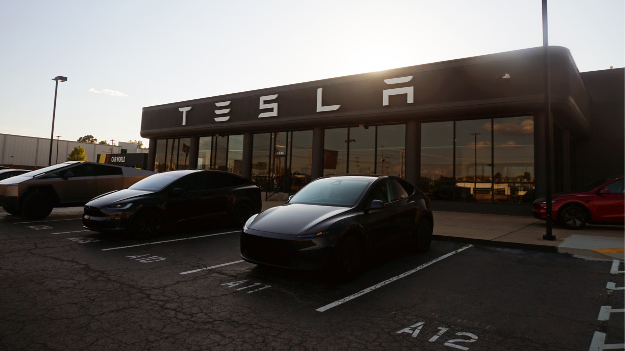 Űrtechnológiával jöhet Elon Musk új szuperautója: 10 éve halogatja a bevezetést a Tesla