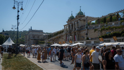 Szabályosan megrohanták a magyarok a Várat: elképesztő tömeg hömpölygött Budapest utcáin augusztus 20-án