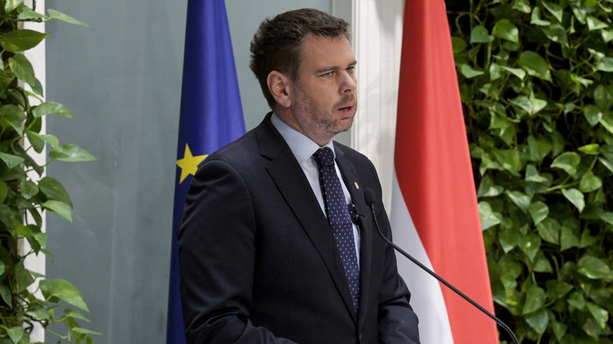 Vitézy Dávid bejelentése: megújul a legfontosabb agglomerációs vasútvonal, tízezrek élete változik meg