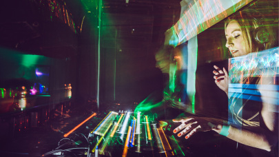 Bekeményít az INOTA: techno, breakcore és brutál fényfestmények az egykori erőműben