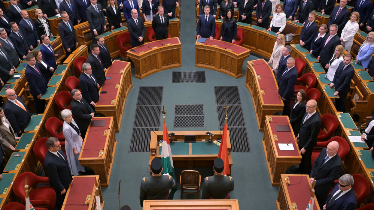 Színt vallott a szakértő: jöhetnek a kormány fájdalmas döntései, kemény idők várhatnak a magyar családokra