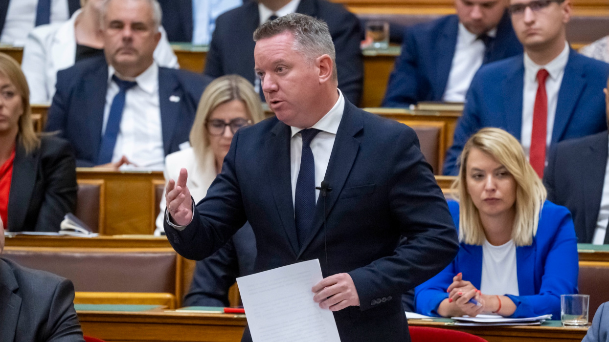 Fontos hírt kaptak a rendvédelmi dolgozók: erre számíthatnak a fizetéseknél