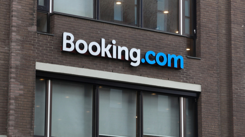Vigyázz, hol foglalsz, elépesztő csalás terjed a Booking.com-on: rengetegen maradtak hoppon a szállás bejáratánál