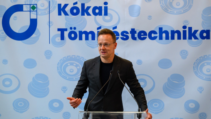 Olyan magánrepülőkért fizetett az állam, amikkel Szijjártó el sem utazott: kiderült, hogy szórták a pénzt a Külügynél