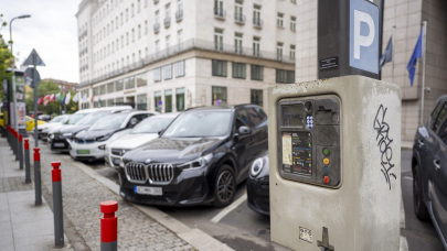 Haladékot kaptak a pesti autósok, csúszik a parkolási szigor: új kedvezményről is döntött a főváros