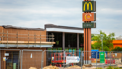 Sokmilliós fejlesztés jön a vidéki nagyvárosban: új üzletház és McDonald’s is érkezhet