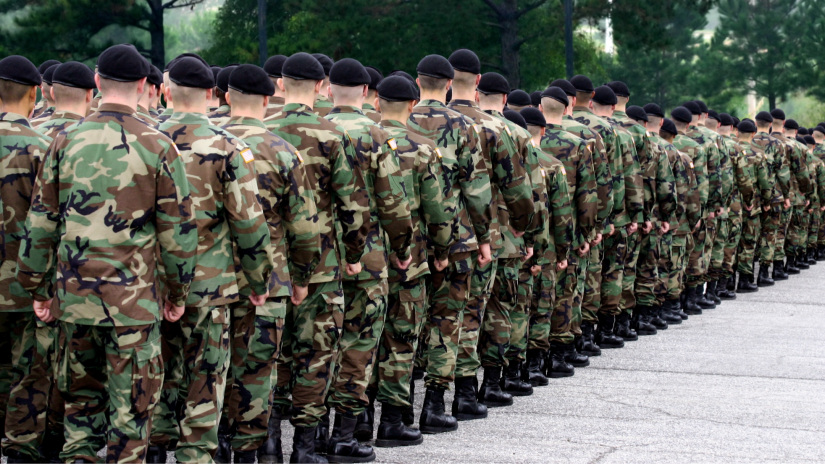 Felsorakozott a NATO-ország hadserege az orosz határon: ez már nem vicc, nagyon közel lehet az összetűzés