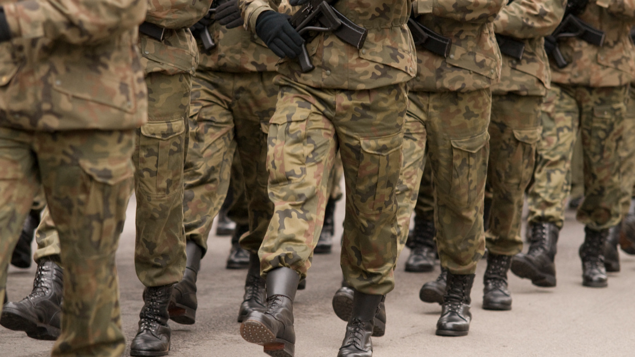 Felsorakoztak a NATO-tagállam katonái az orosz határon: ez már nem vicc, küszöbön az összecsapás Oroszországgal?