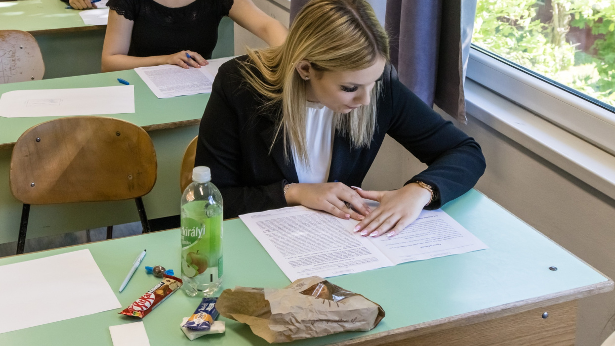 Kvíz: Te átmennél 2026-ban az őszi érettségin? Tedd próbára magyar, matek és töri tudásod a friss kérdésekkel!