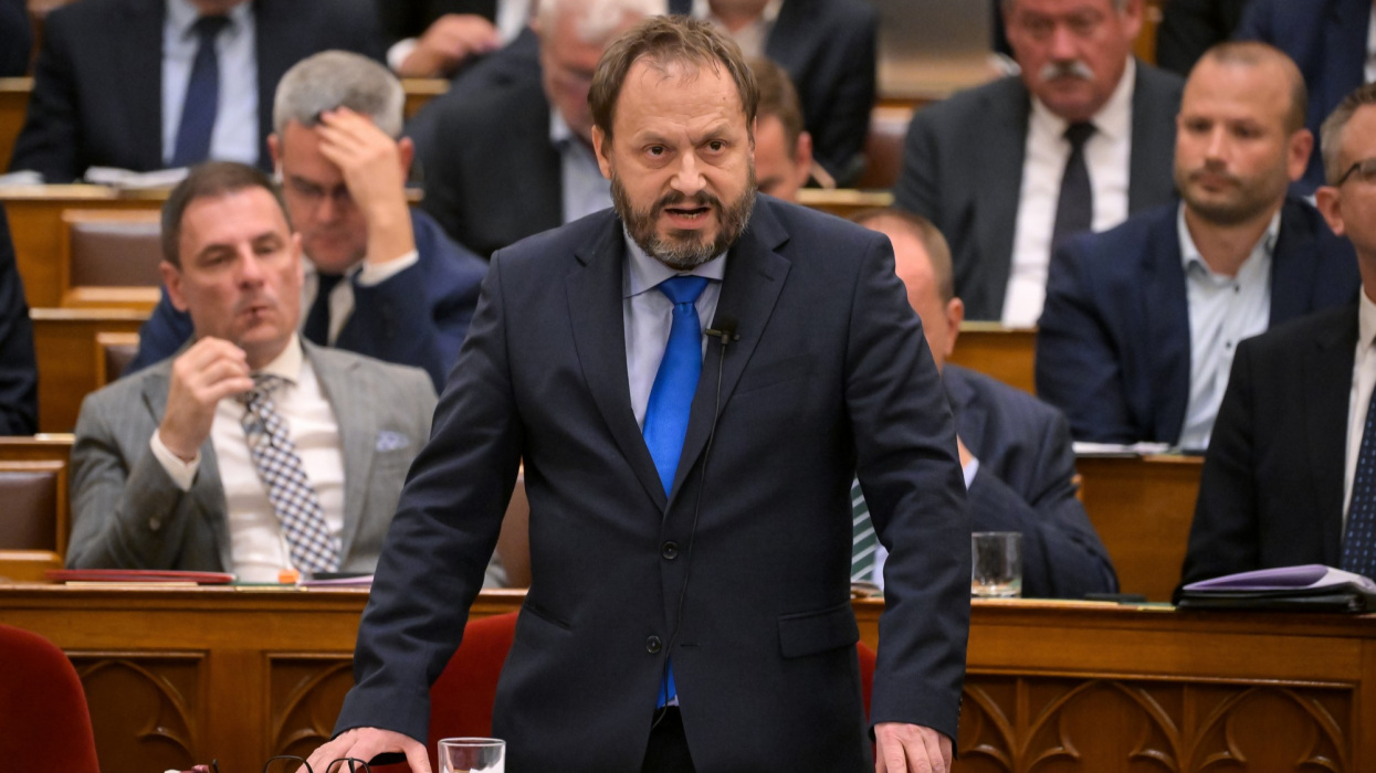 Költségvetés 2027: ilyen gazdaságpolitikai fordulat Európában is ritka, fontos feladványt old meg a Tisza-kormány