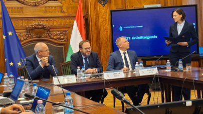 Elárulta Kármán András: innen lesz pénz adócsökkentésre, béremelésre és a Wekerle Pluszra 2027-ben