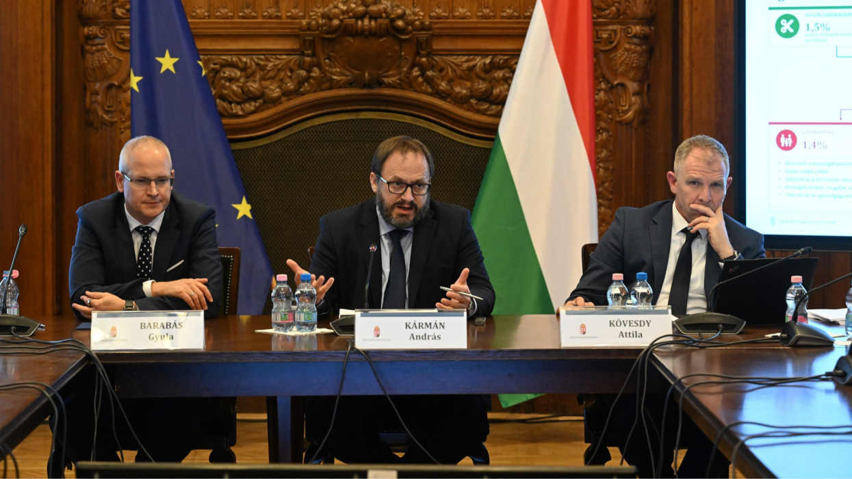 Milliárdos tételt törölne a költségvetésből a Tisza-kormány: megszűnhet a Magyarországot sújtó uniós büntetés?