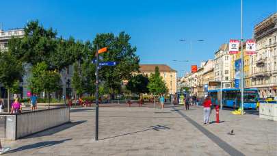 Betelt a pohár a Blaha Lujza téren: rendőrök és közterületesek járőröznek majd