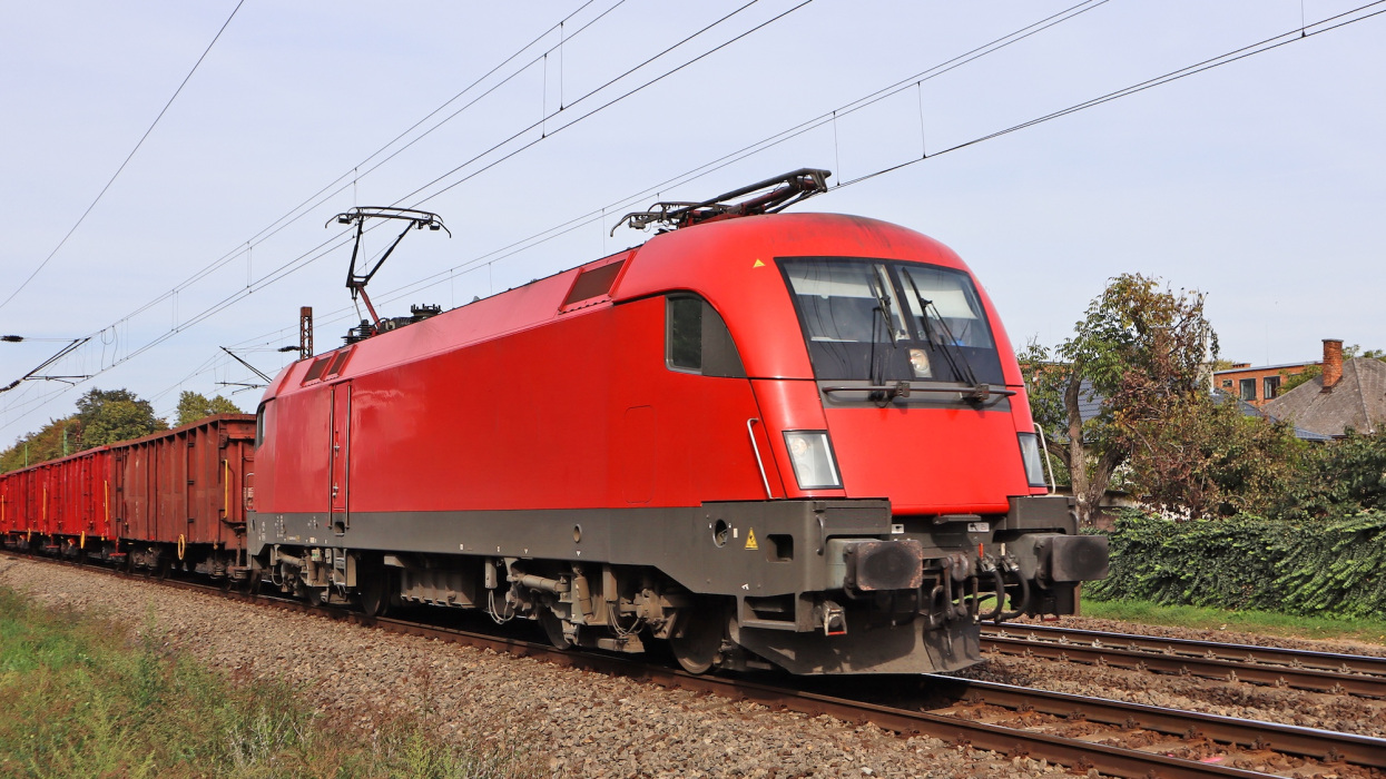 Megszólalt a MÁV a Szeged mellett pusztító avartűzről: vitatják, hogy egy tehervonat okozta volna