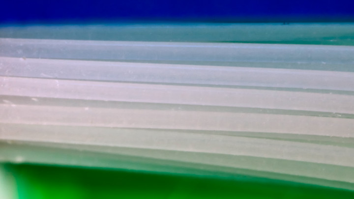 Egy fogkefe sörtéi, makro