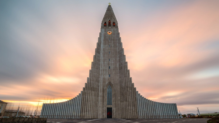 Beutiful sunrise landscape view of Hallgrímskirkja is a Church of Iceland, church in Reykjavík.It is the largest church in Iceland and the tallest structures in Iceland.